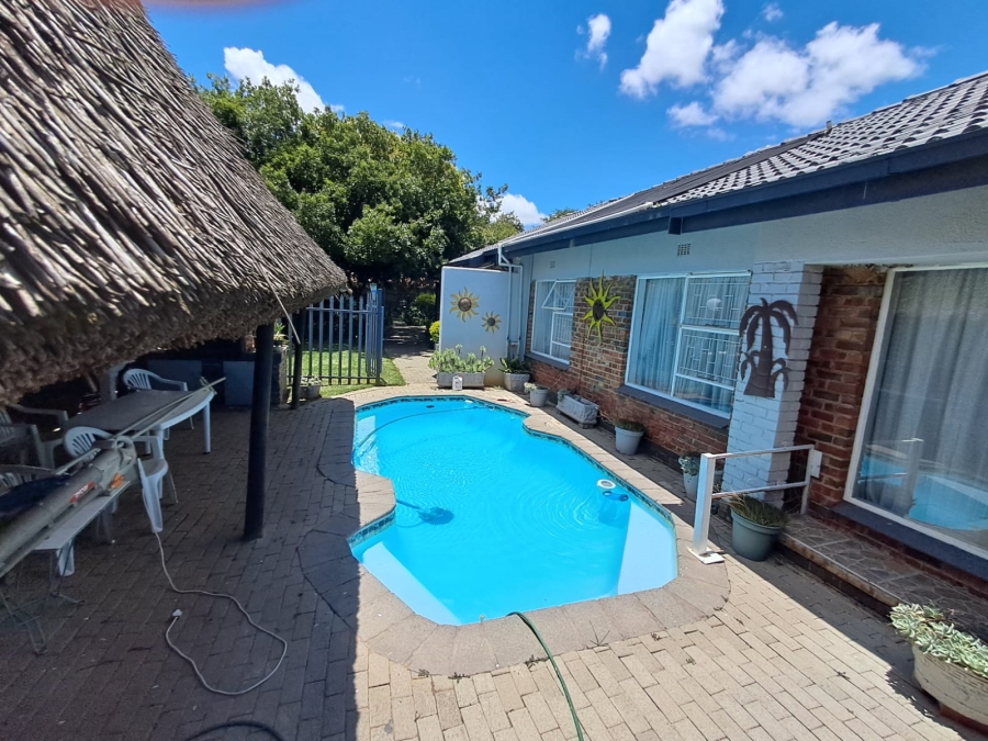 4 Bedroom Property for Sale in Naudeville Free State